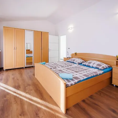 Ana In - Haus Fuer 8 Personen